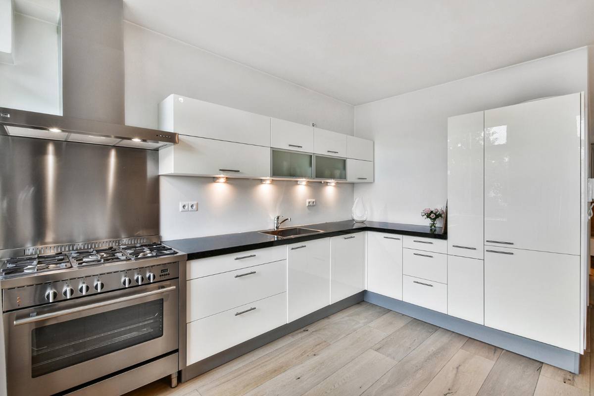 Reasons Why Hiring a Professional Cabinet Builder Is Worth Every Penny